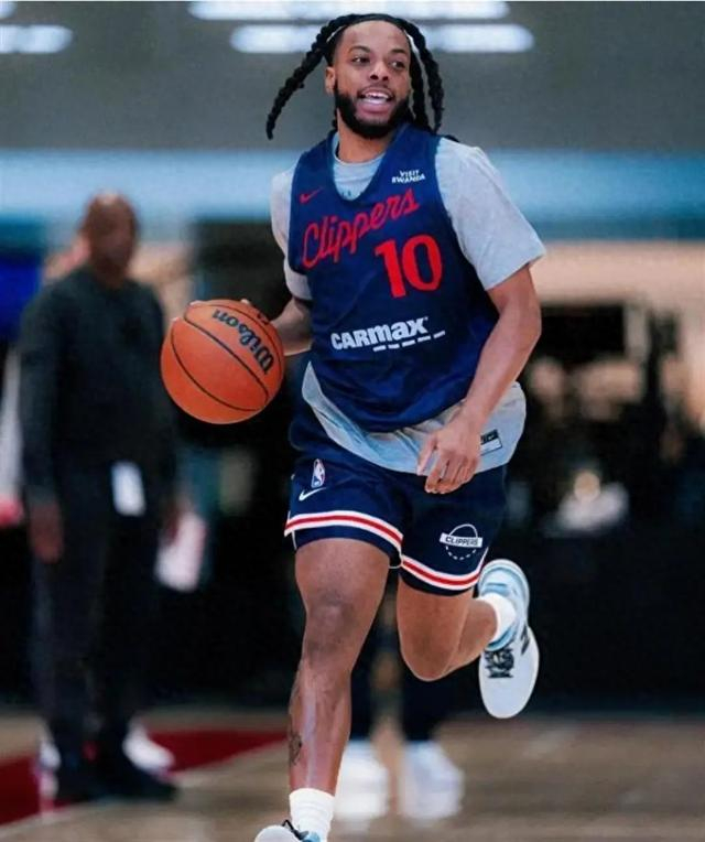 安卓苹果通用-快船有他能加把劲！做好1转变不做“哈登替身” 1优势不逊小卡|加兰|詹姆斯·哈登|骑士|伦纳德|季后赛_新浪体育_新浪新闻